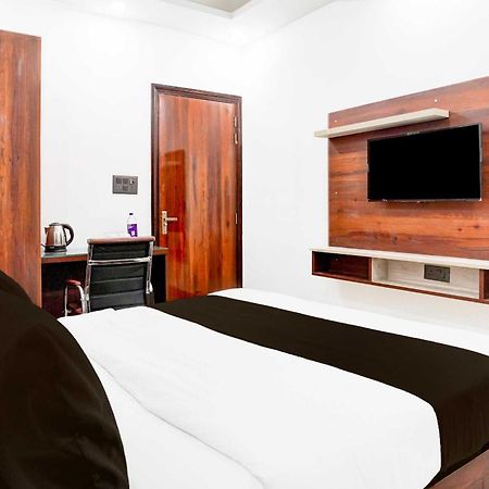 Super Hotel O Global New Delhi Buitenkant foto