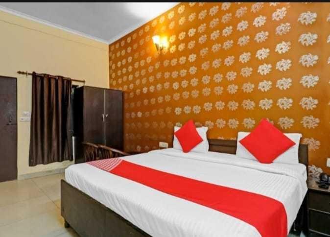 Super Hotel O Global New Delhi Buitenkant foto