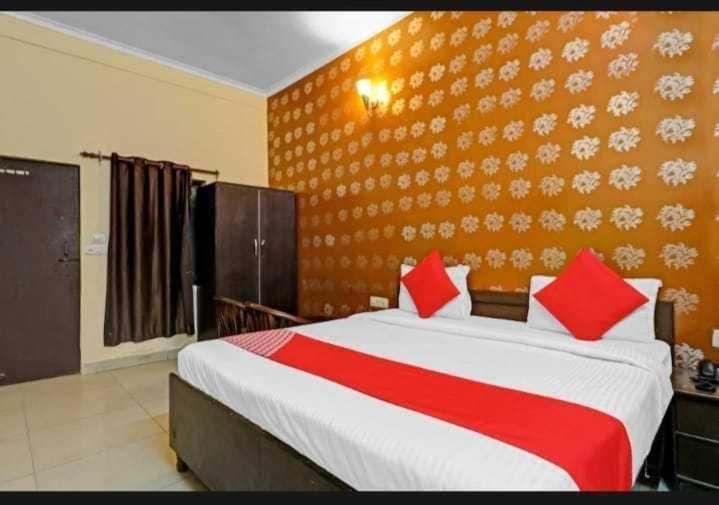 Super Hotel O Global New Delhi Buitenkant foto