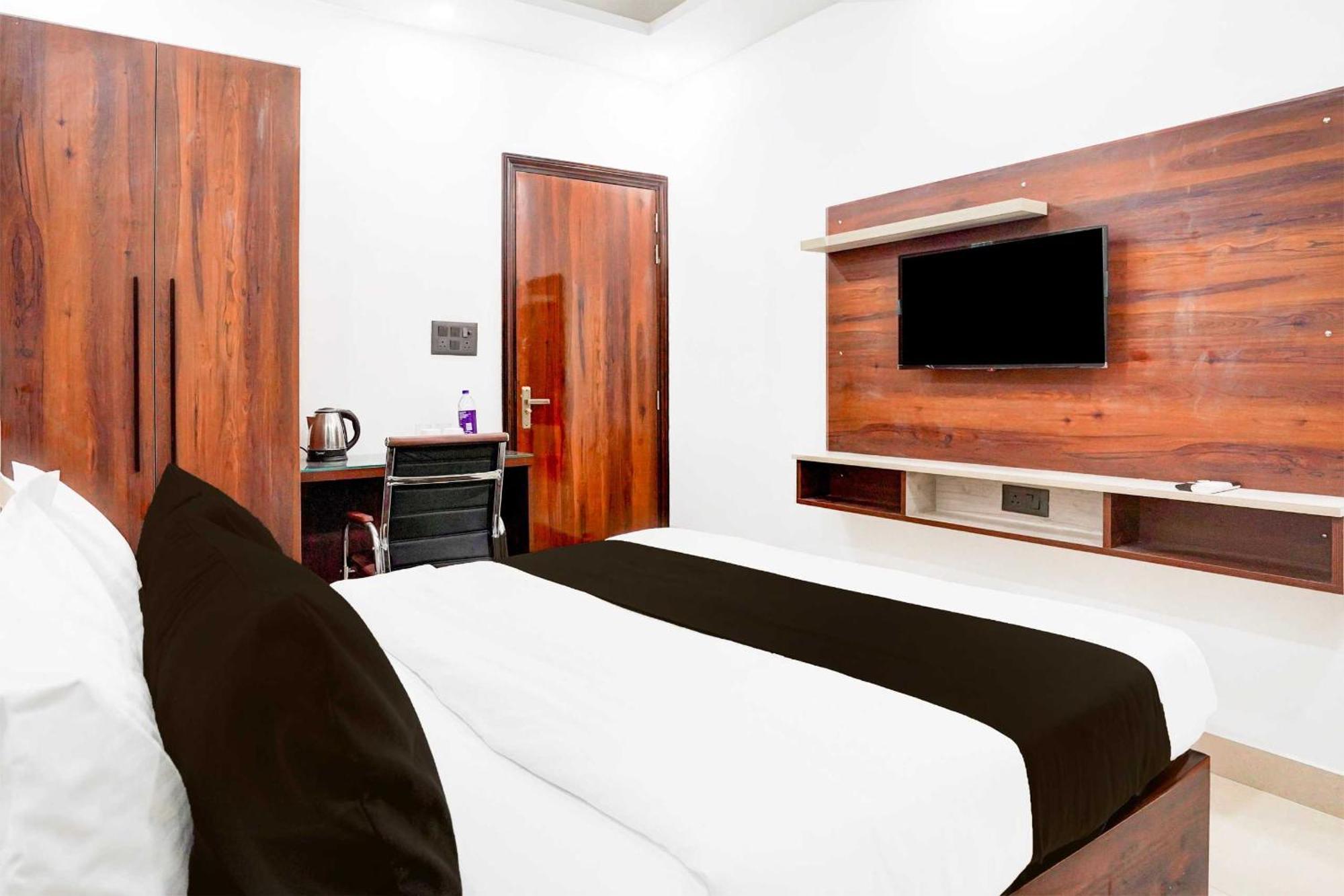Super Hotel O Global New Delhi Buitenkant foto