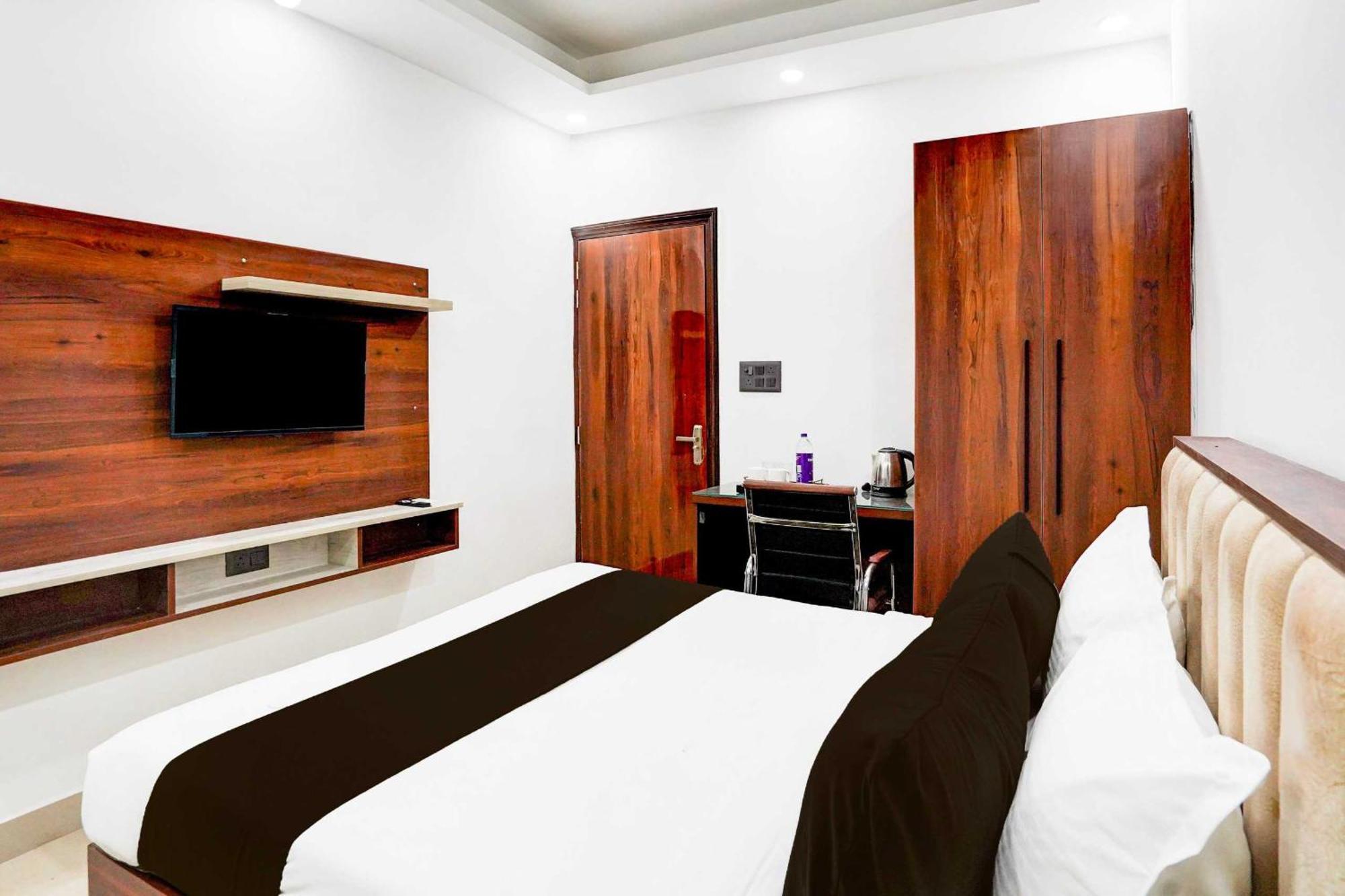 Super Hotel O Global New Delhi Buitenkant foto