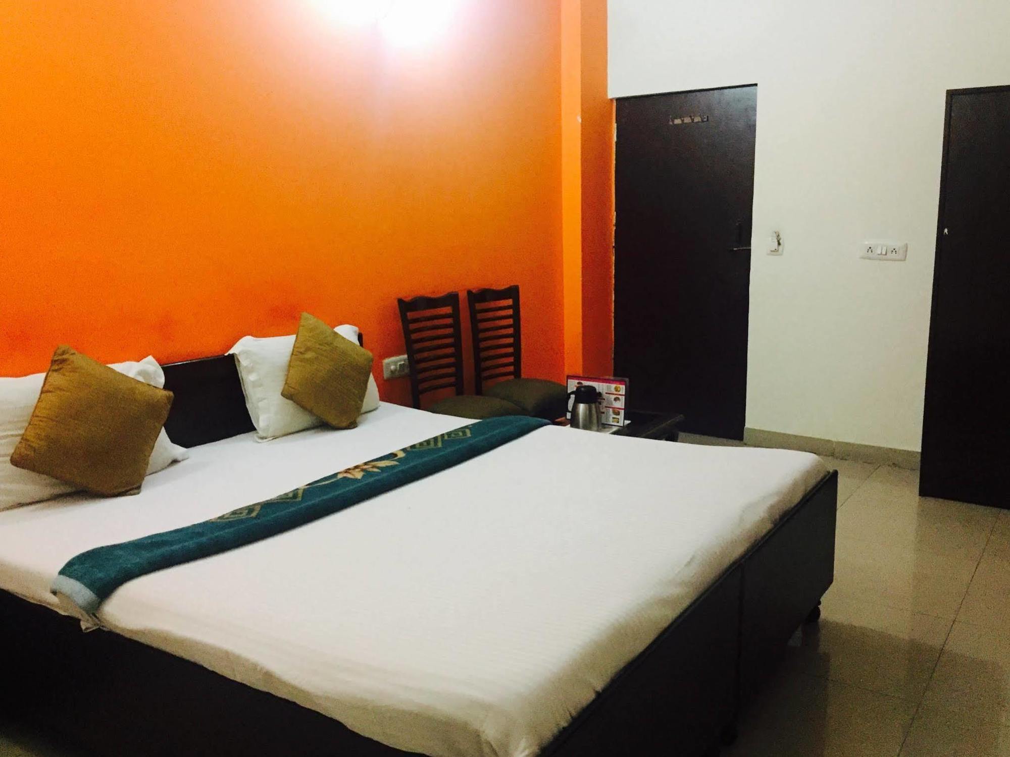 Super Hotel O Global New Delhi Buitenkant foto