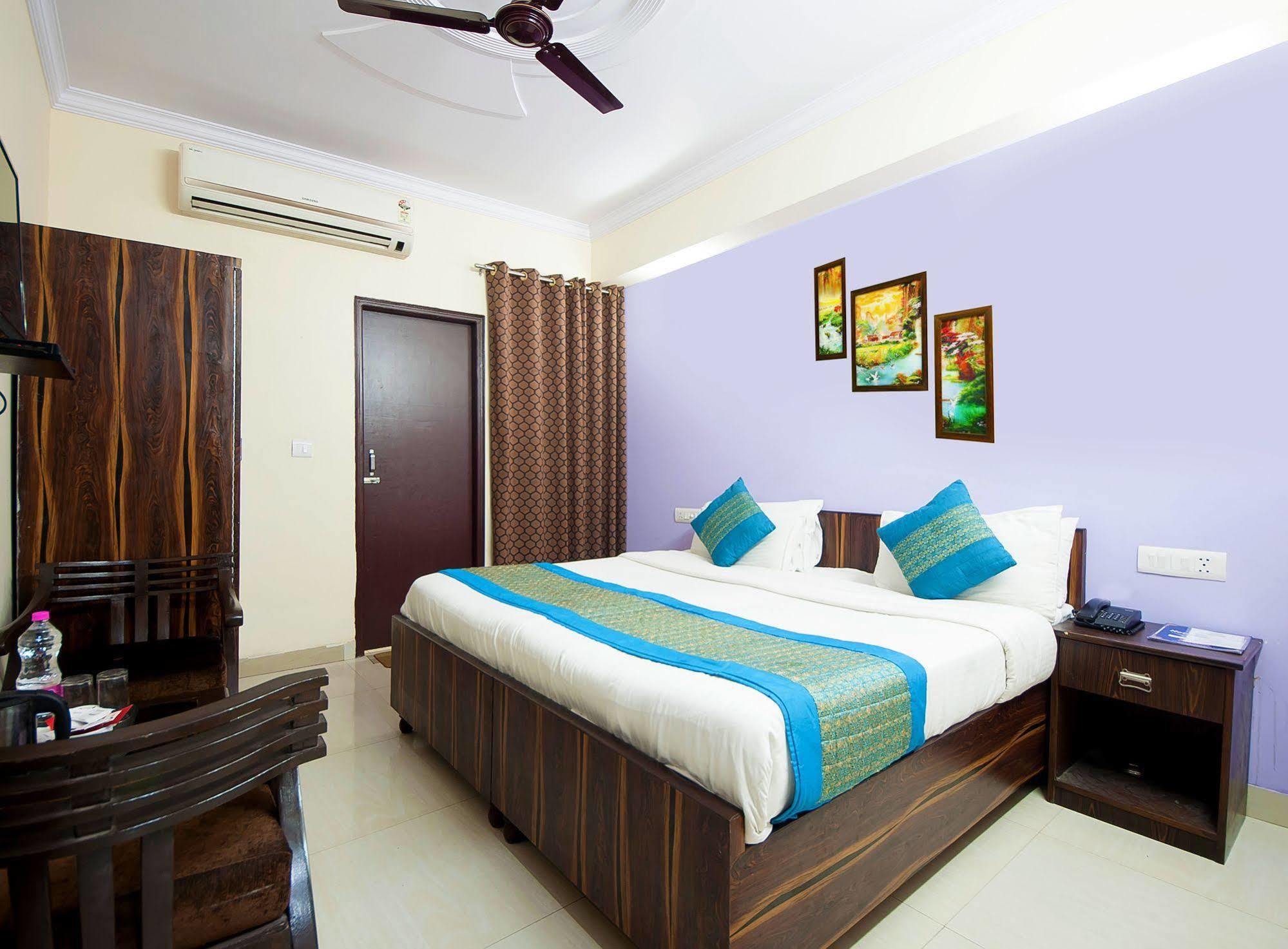 Super Hotel O Global New Delhi Buitenkant foto