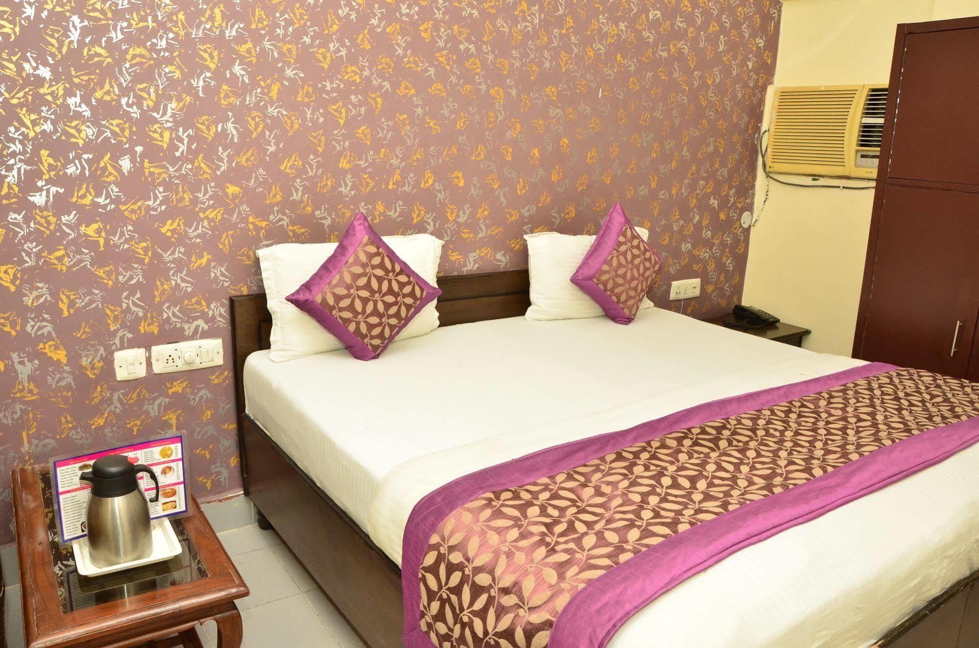 Super Hotel O Global New Delhi Buitenkant foto