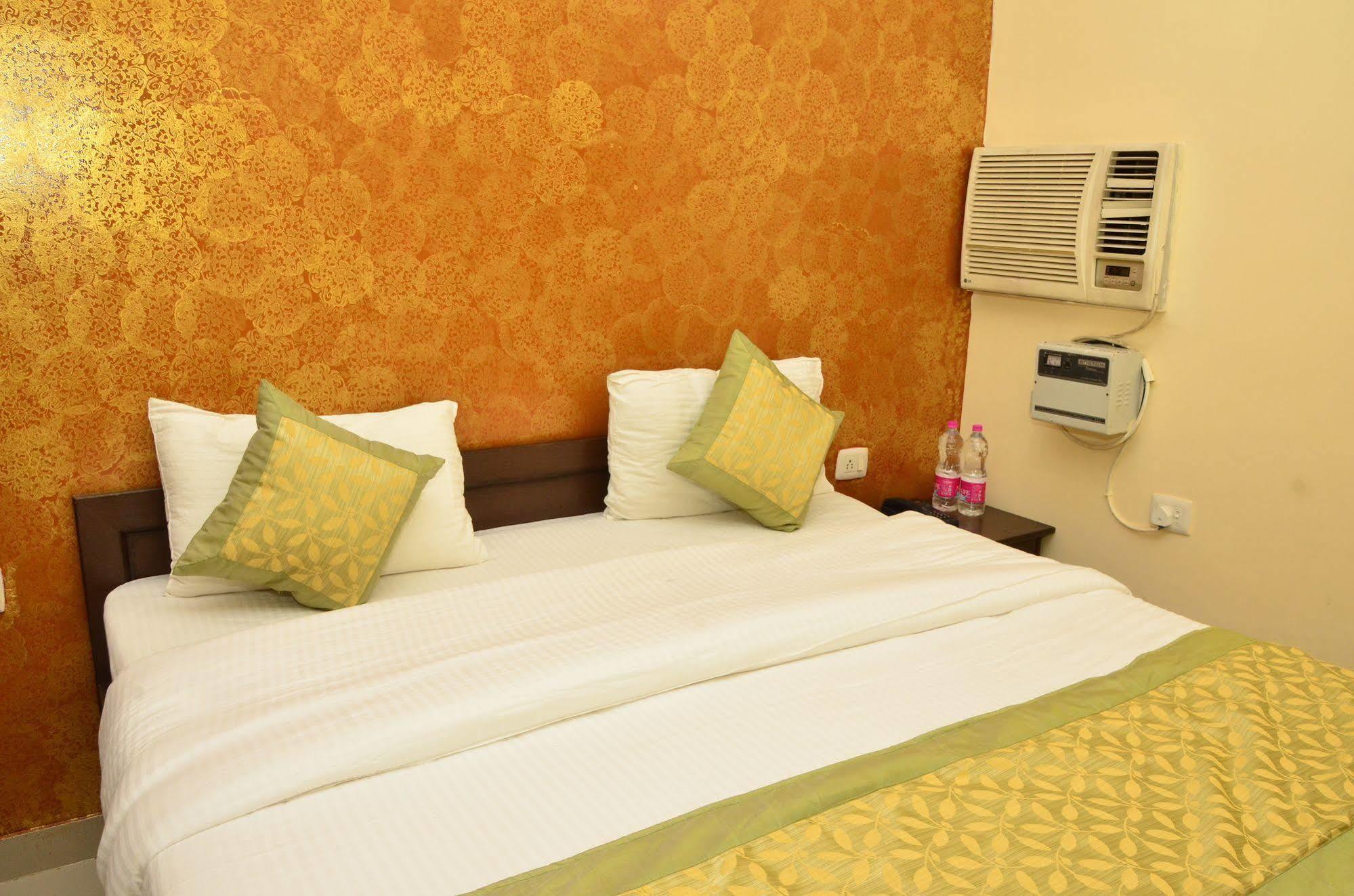 Super Hotel O Global New Delhi Buitenkant foto
