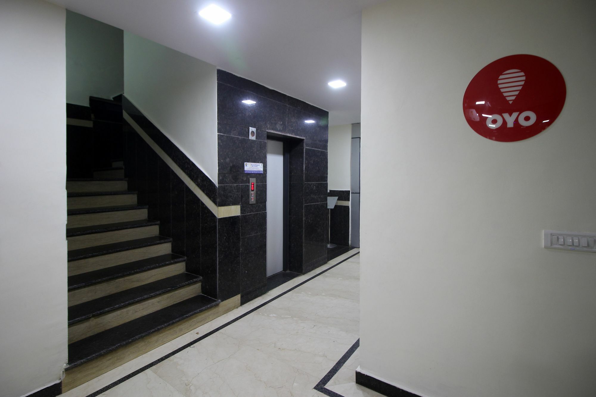 Super Hotel O Global New Delhi Buitenkant foto